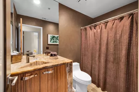 Bath - 61676 Pueblo Trl, Joshua Tree, CA 92252 photo 2 of 2