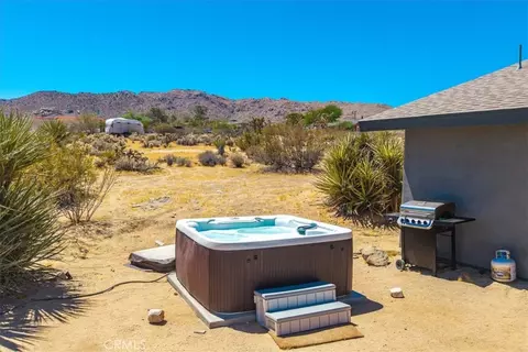 Exterior - 7119 Saddleback Rd, Joshua Tree, CA 92252 photo 15 of 17