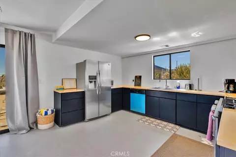Kitchen - 7119 Saddleback Rd, Joshua Tree, CA 92252 photo 1 of 3