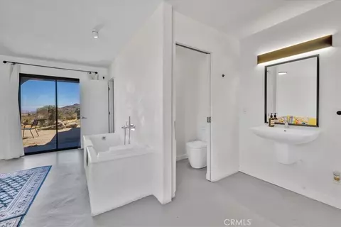 Bath - 7119 Saddleback Rd, Joshua Tree, CA 92252 photo 1 of 5