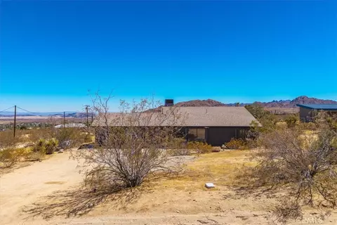 Exterior - 7119 Saddleback Rd, Joshua Tree, CA 92252 photo 16 of 17