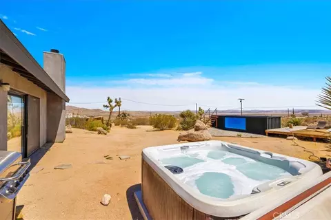 Exterior - 7119 Saddleback Rd, Joshua Tree, CA 92252 photo 14 of 17