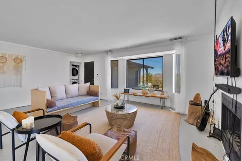Living - 7119 Saddleback Rd, Joshua Tree, CA 92252 photo 3 of 4