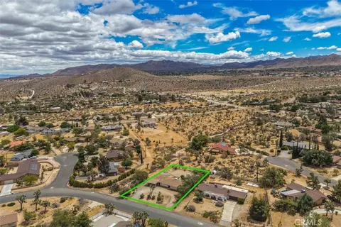 View/Area - 7983 Grand, Yucca Valley, CA 92284 photo 6 of 7