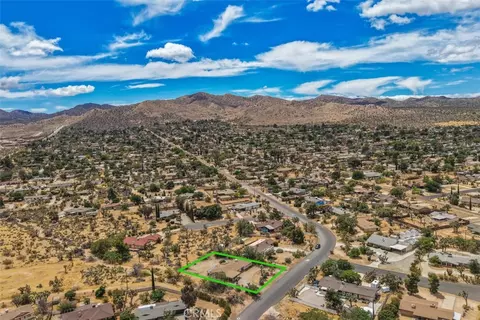 View/Area - 7983 Grand, Yucca Valley, CA 92284 photo 4 of 7