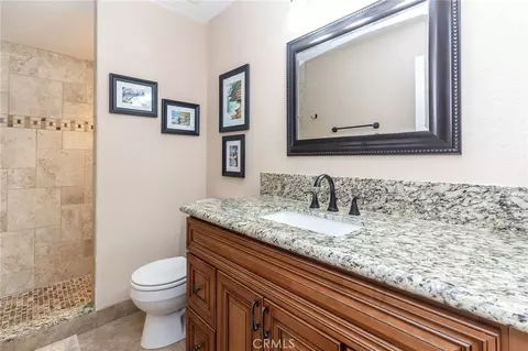 Bath - 915 Beach Dr, Needles, CA 92363 photo 7 of 12