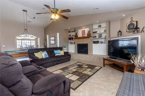 Living - 915 Beach Dr, Needles, CA 92363 photo 2 of 6