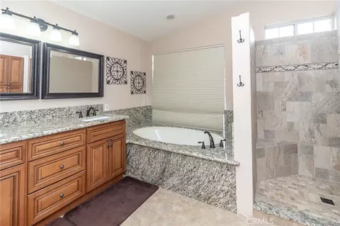 Bath - 915 Beach Dr, Needles, CA 92363 photo 2 of 12