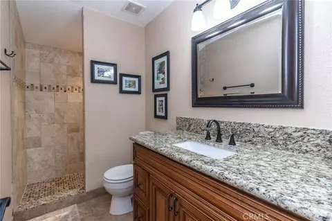 Bath - 915 Beach Dr, Needles, CA 92363 photo 6 of 12