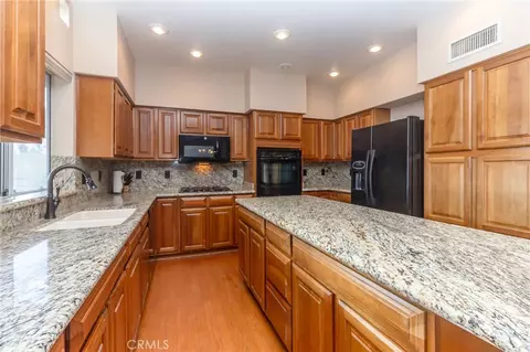 Kitchen - 915 Beach Dr, Needles, CA 92363 photo 6 of 6
