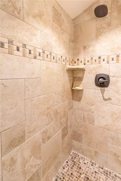 Bath - 915 Beach Dr, Needles, CA 92363 photo 9 of 12