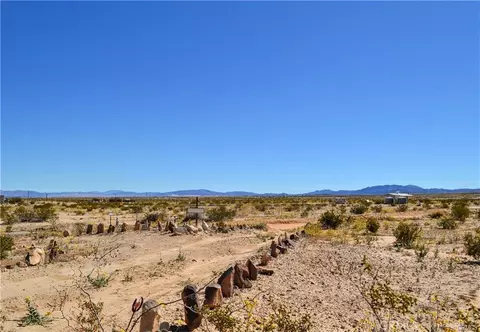 Exterior - 4040 Peter Rabbit, Twentynine Palms, CA 92277 photo 5 of 11