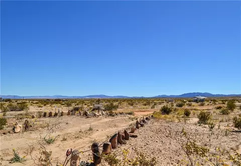 Exterior - 4040 Peter Rabbit, Twentynine Palms, CA 92277 photo 7 of 11