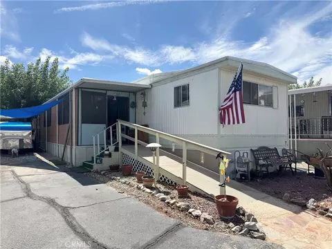 7484 Kickapoo Trl #9, Yucca Valley, CA 92284 photo 2