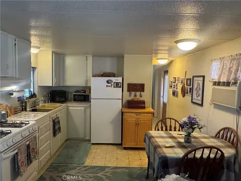 7484 Kickapoo Trl #9, Yucca Valley, CA 92284 photo 11