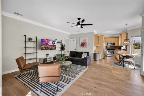 Living - 57024 Pinto Ct, Yucca Valley, CA 92284 photo 7 of 9