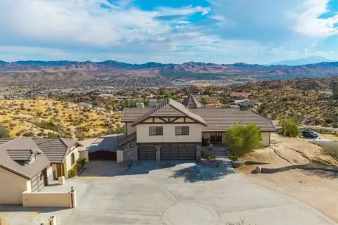 Exterior - 57024 Pinto Ct, Yucca Valley, CA 92284 photo 9 of 14