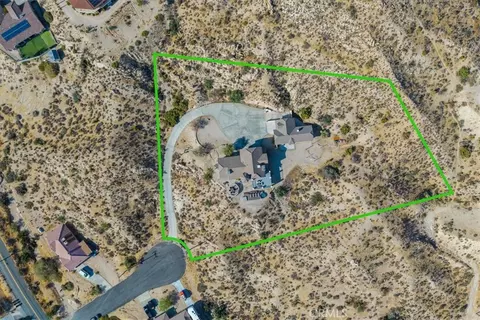 View/Area - 57024 Pinto Ct, Yucca Valley, CA 92284 photo 4 of 6