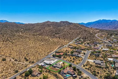 View/Area - 8469 Deer, Yucca Valley, CA 92284 photo 3 of 9