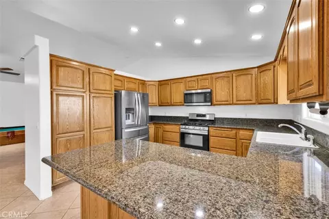 Kitchen - 8469 Deer, Yucca Valley, CA 92284 photo 2 of 4