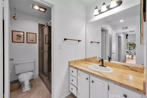 Bath - 61864 Alta Mura, Joshua Tree, CA 92252 photo 1 of 4