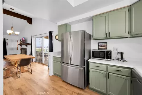 Kitchen - 61864 Alta Mura, Joshua Tree, CA 92252 photo 4 of 4