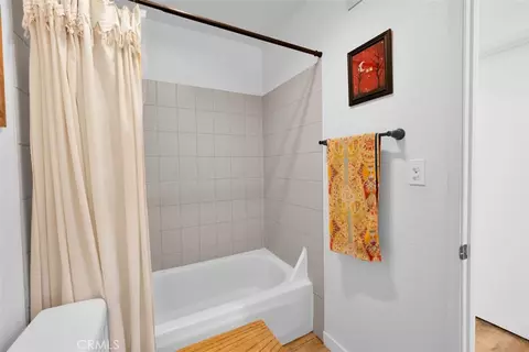 Bath - 61864 Alta Mura, Joshua Tree, CA 92252 photo 4 of 4