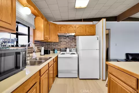 Kitchen - 5566 Oleta, Landers, CA 92285 photo 4 of 4