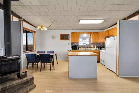 Kitchen - 5566 Oleta, Landers, CA 92285 photo 1 of 4