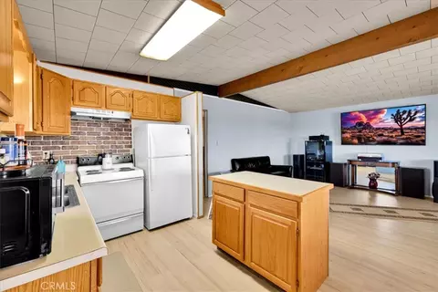 Kitchen - 5566 Oleta, Landers, CA 92285 photo 3 of 4