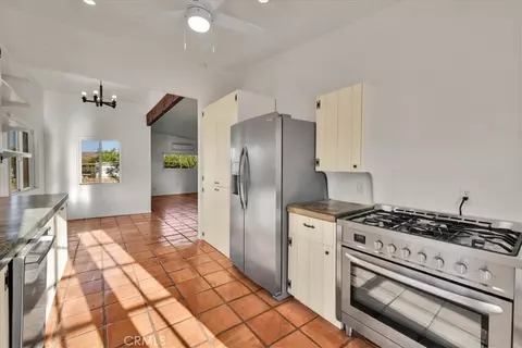 Kitchen - 51039 Canyon Rd, Morongo Valley, CA 92256 photo 3 of 4