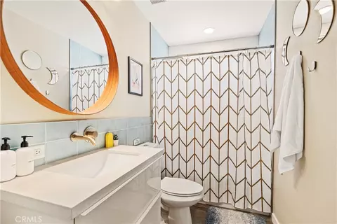 Bath - 7021 Balsa Ave, Yucca Valley, CA 92284 photo 3 of 4
