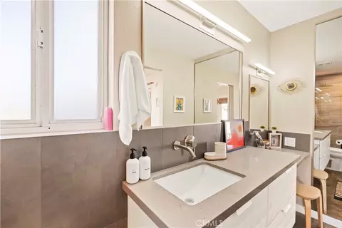 Bath - 7021 Balsa Ave, Yucca Valley, CA 92284 photo 2 of 4