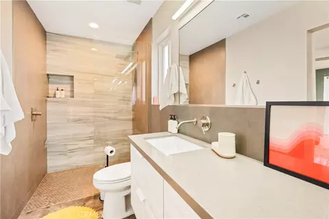 Bath - 7021 Balsa Ave, Yucca Valley, CA 92284 photo 1 of 4