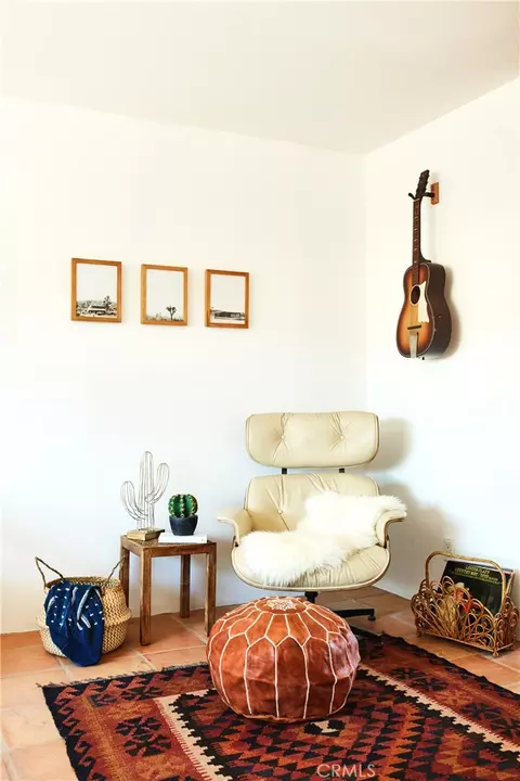 Living - 64380 Sullivan Rd, Joshua Tree, CA 92252 photo 4 of 4