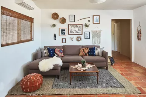 Living - 64380 Sullivan Rd, Joshua Tree, CA 92252 photo 3 of 4