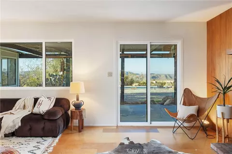 Living - 61184 Onaga Trl, Joshua Tree, CA 92252 photo 5 of 6