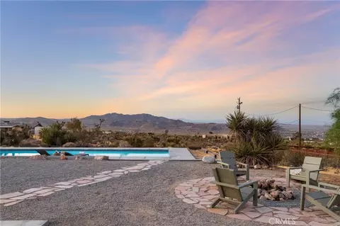 Exterior - 61184 Onaga Trl, Joshua Tree, CA 92252 photo 11 of 13
