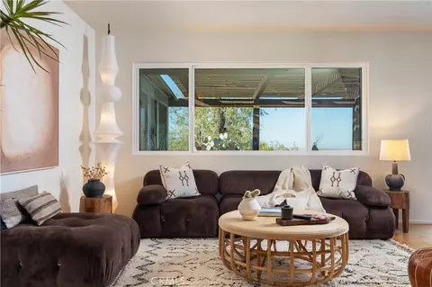 Living - 61184 Onaga Trl, Joshua Tree, CA 92252 photo 3 of 6