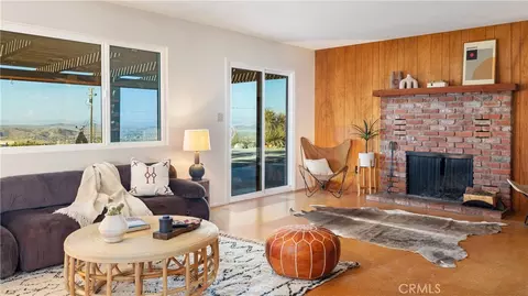 Living - 61184 Onaga Trl, Joshua Tree, CA 92252 photo 1 of 6