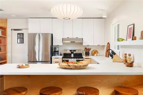 Kitchen - 61184 Onaga Trl, Joshua Tree, CA 92252 photo 1 of 4