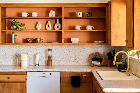 Kitchen - 6610 Alpine, Twentynine Palms, CA 92277 photo 2 of 2