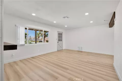 Living - 7623 Frontera Ave, Yucca Valley, CA 92284 photo 5 of 6