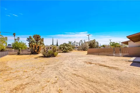 Exterior - 7623 Frontera Ave, Yucca Valley, CA 92284 photo 6 of 11