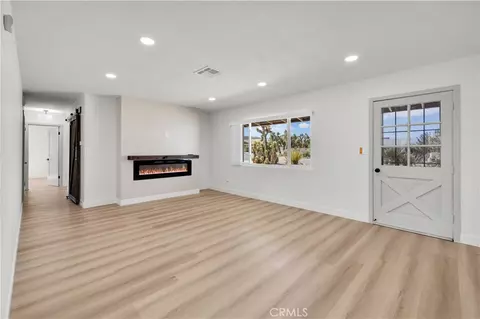 Living - 7623 Frontera Ave, Yucca Valley, CA 92284 photo 2 of 6