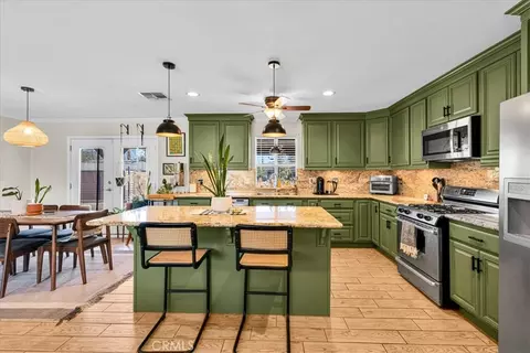 Kitchen - 7433 Frontera Ave, Yucca Valley, CA 92284 photo 4 of 4