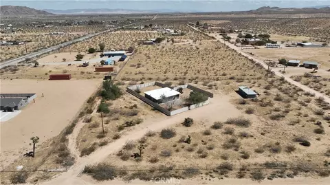 View/Area - 829 Cambria, Yucca Valley, CA 92284 photo 1 of 27