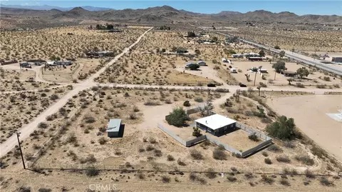 View/Area - 829 Cambria, Yucca Valley, CA 92284 photo 5 of 27