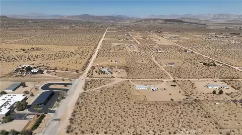 View/Area - 829 Cambria, Yucca Valley, CA 92284 photo 17 of 27