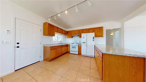 Kitchen - 829 Cambria, Yucca Valley, CA 92284 photo 1 of 1